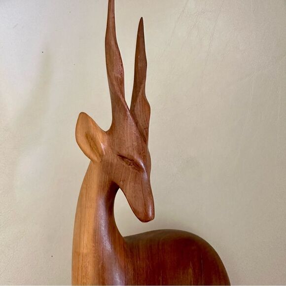 Hand carved wooden gazelle/antelope with calf - Picture 9 of 11
